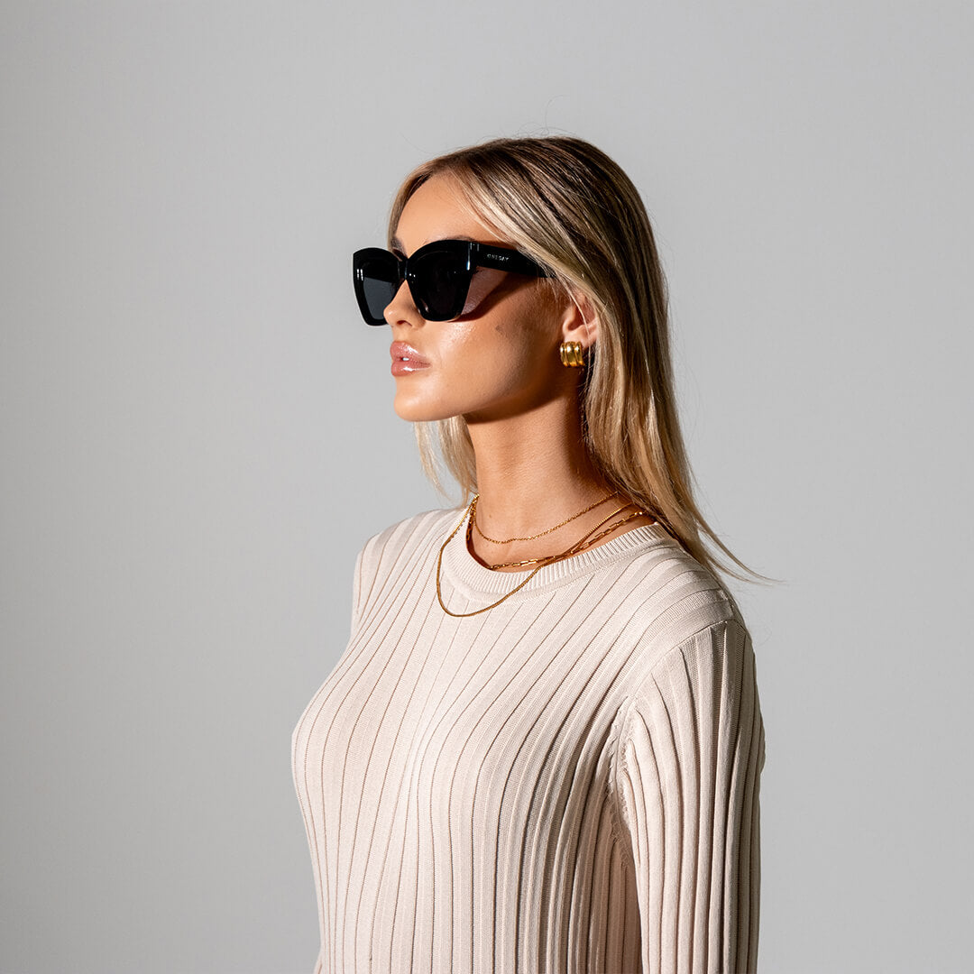 Winona Black Smoke Sunglasses on model looking to the side